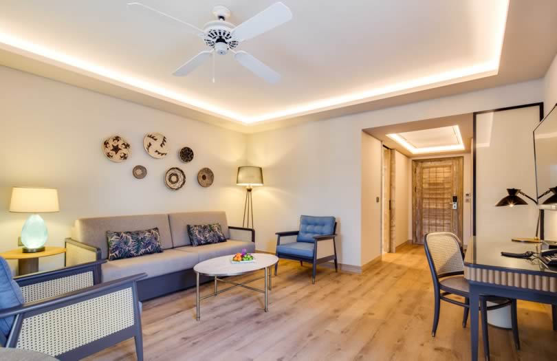 Divan Bodrum Otel Tek Yatak Odalı Suite - Deniz Manzaralı