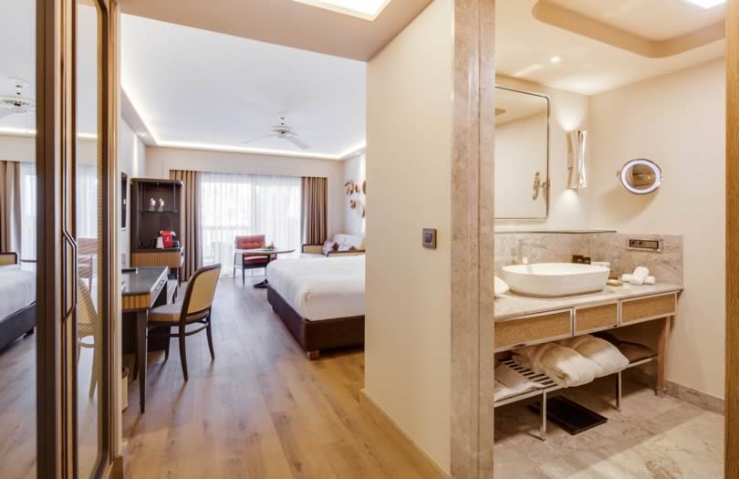 Deluxe Bahçe Manzaralı - Banyo & Yatak Odası